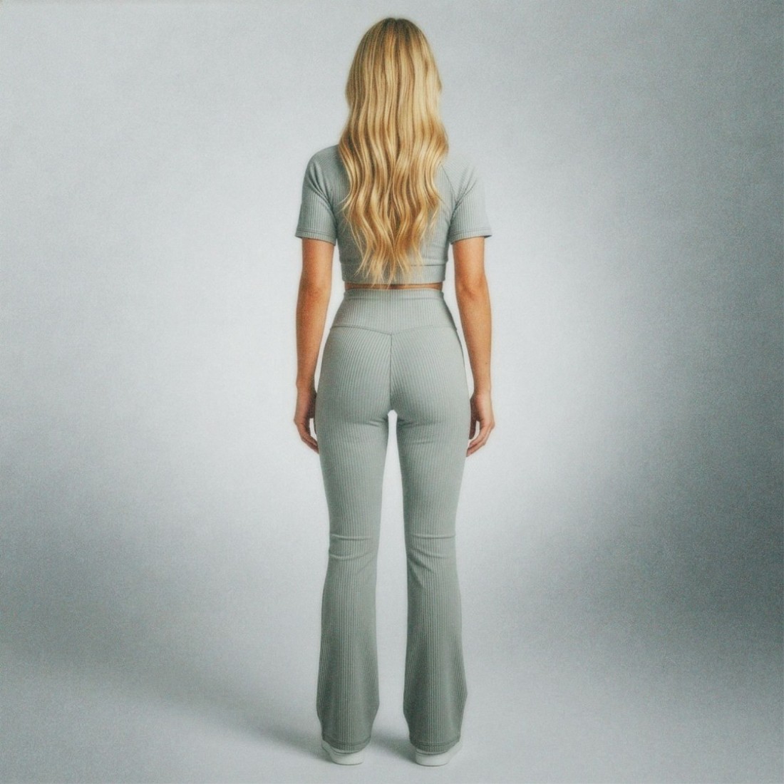 Kadın Gri Yoga & Fitness Takım Crop Üst Tayt Set Kadın Gri Yoga & Fitness Takım Crop Üst Tayt Set