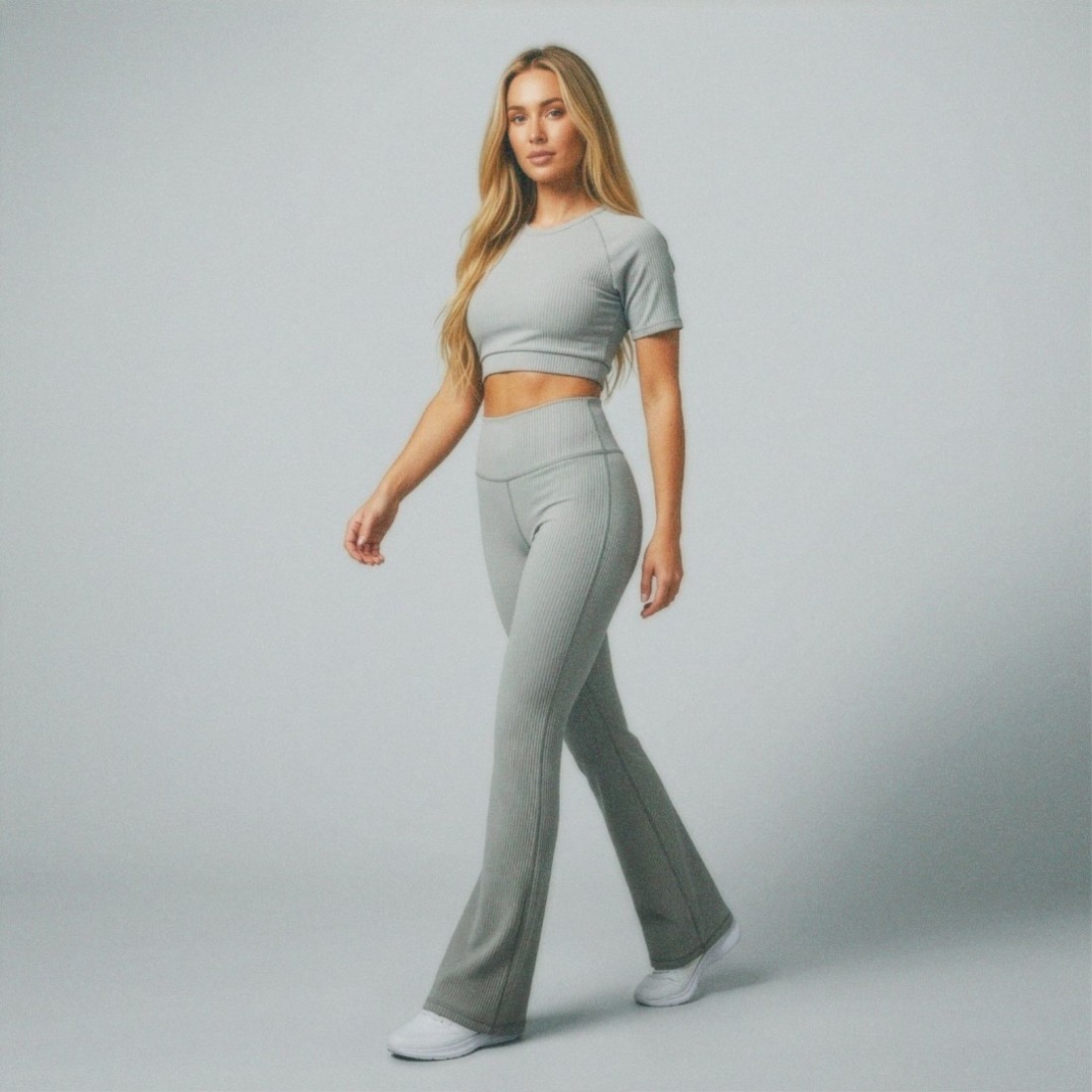 Kadın Gri Yoga & Fitness Takım Crop Üst Tayt Set Kadın Gri Yoga & Fitness Takım Crop Üst Tayt Set