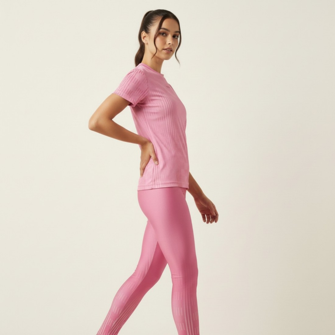 DynamicFlow Kadın Spor Takımı - Pink Blaze DynamicFlow Kadın Spor Takımı - Pink Blaze